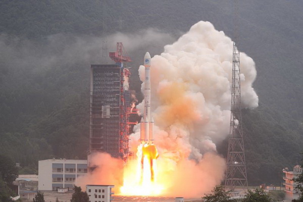 8æ25æ¥ï¼æå½âä¸ç®­åæâæååå°ç¬¬35ã36é¢åæå¯¼èªå«æï¼æ¢çå²© æï¼